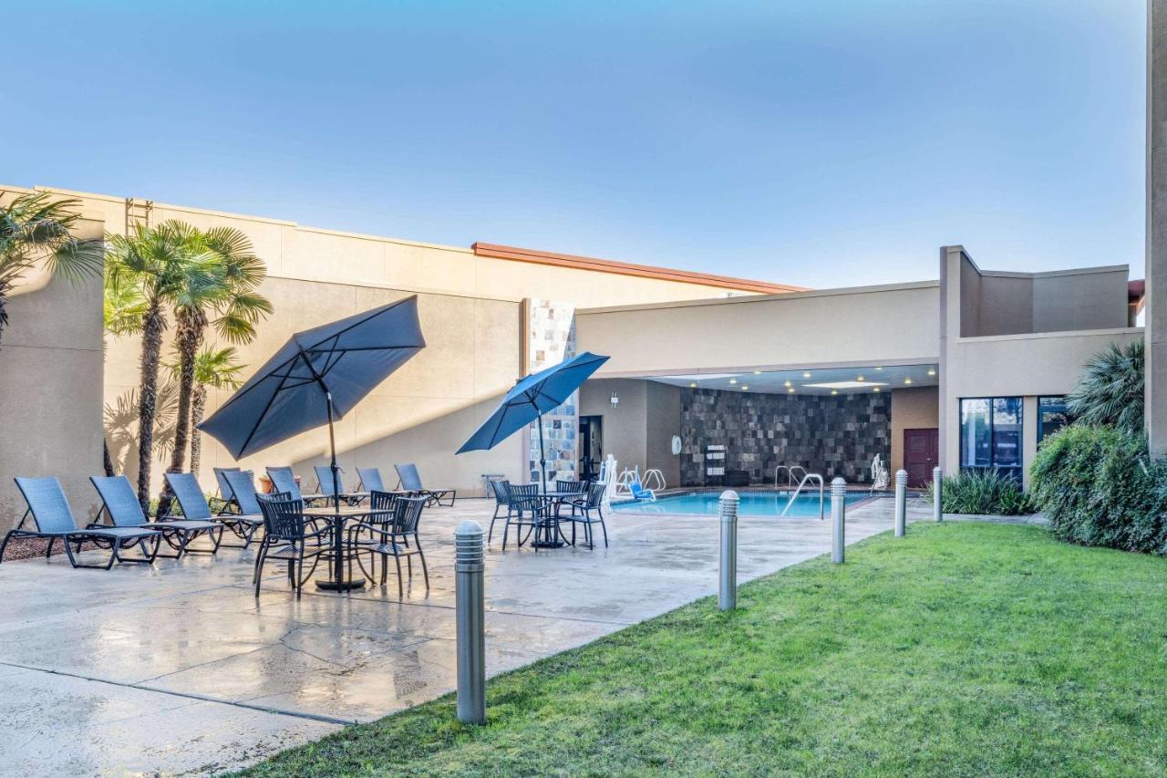 Hotel Wyndham Sacramento Carmichael Exterior foto